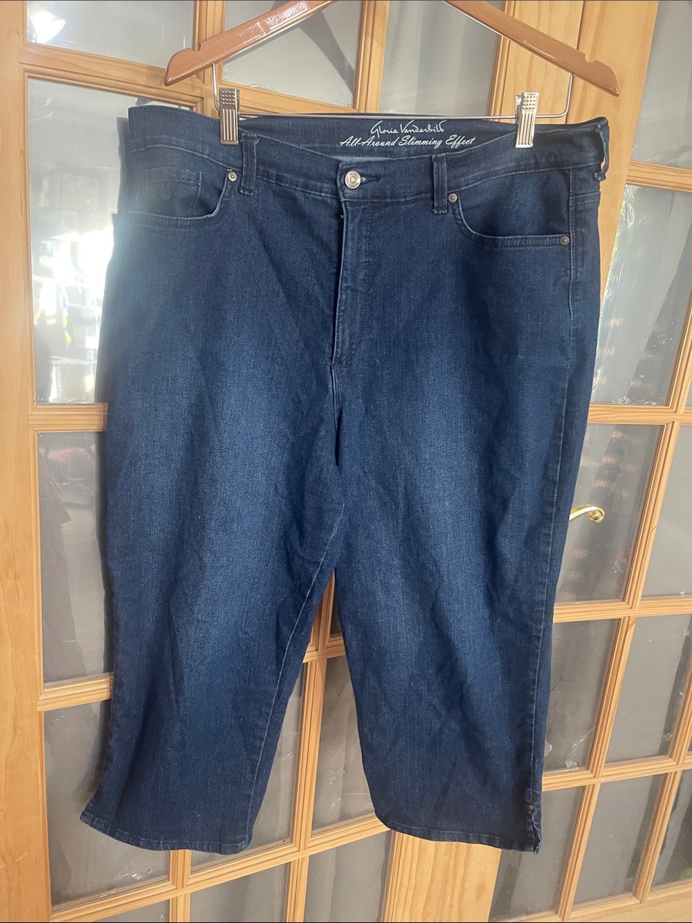 140. G. Vanderbilt Denim Capris with Slimming Effect
